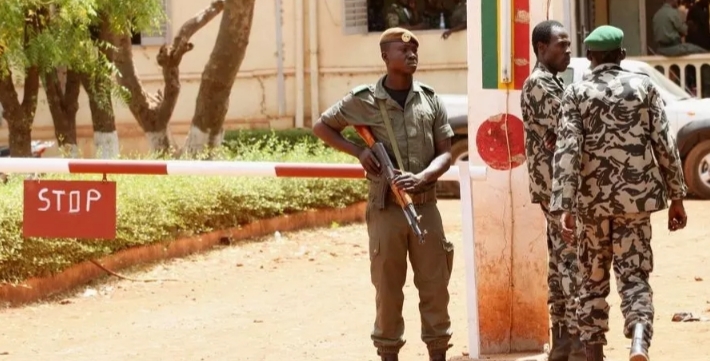 You are currently viewing Inquiétudes au Mali après des coups de feu dans le camp militaire de Kati
