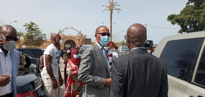You are currently viewing Abdoul Mbaye : “Les présidents africains doivent cesser de prendre leurs concitoyens pour des idiots”