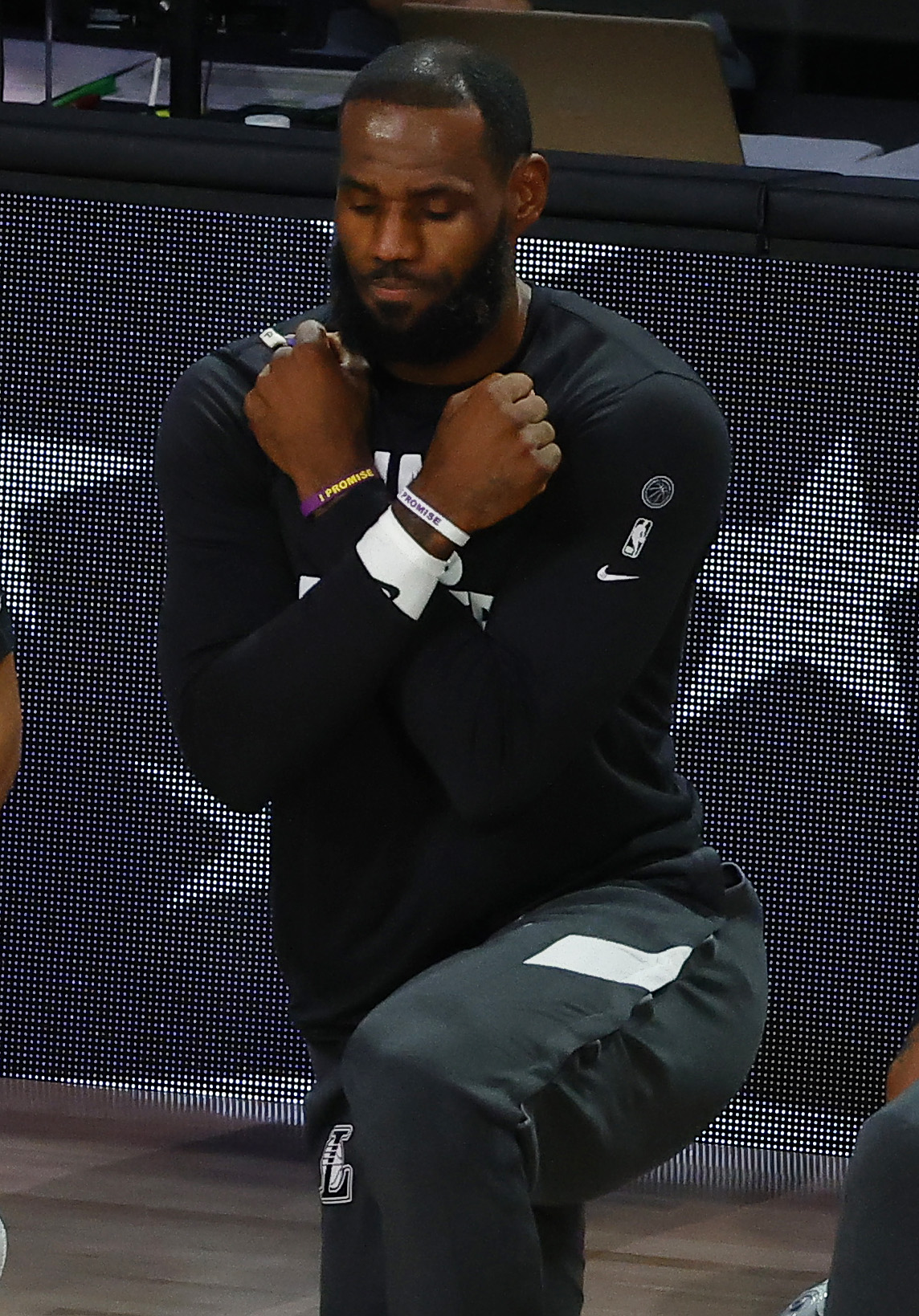 You are currently viewing Photo – NBA : Lebron James rend hommage à Chadwick Boseman