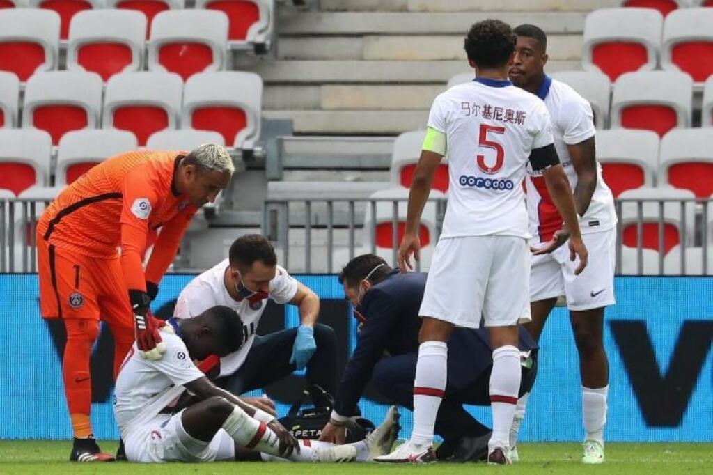 You are currently viewing PSG : Idrissa Gana Gueye victime d’une entorse à la cheville