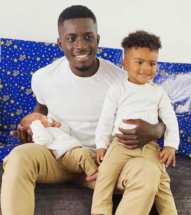 You are currently viewing Photo – Gana Gueye et ses deux beaux garçons