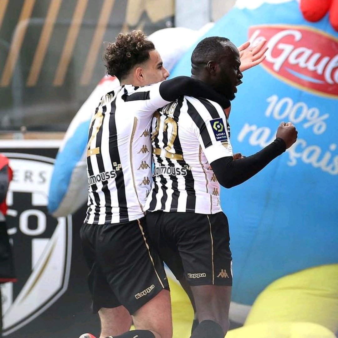 You are currently viewing Quel joli but de Sada Thioub (Angers-Brest : 3-2) !