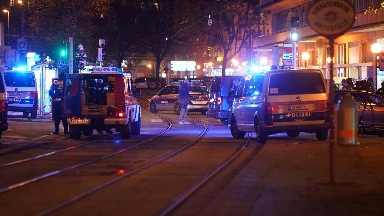 Lire la suite à propos de l’article Autriche : «probable attaque terroriste» à Vienne, au moins un mort et plusieurs blessés