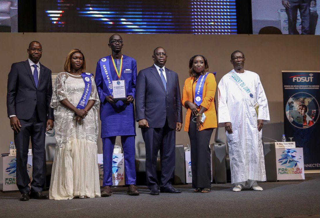 You are currently viewing Des lauréates au Grand prix du président : le satisfecit de la ministre Ndeye Saly Diop Dieng