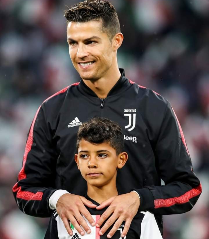 You are currently viewing Cristiano Ronaldo : “Je ne sais pas si mon fils sera un grand joueur”