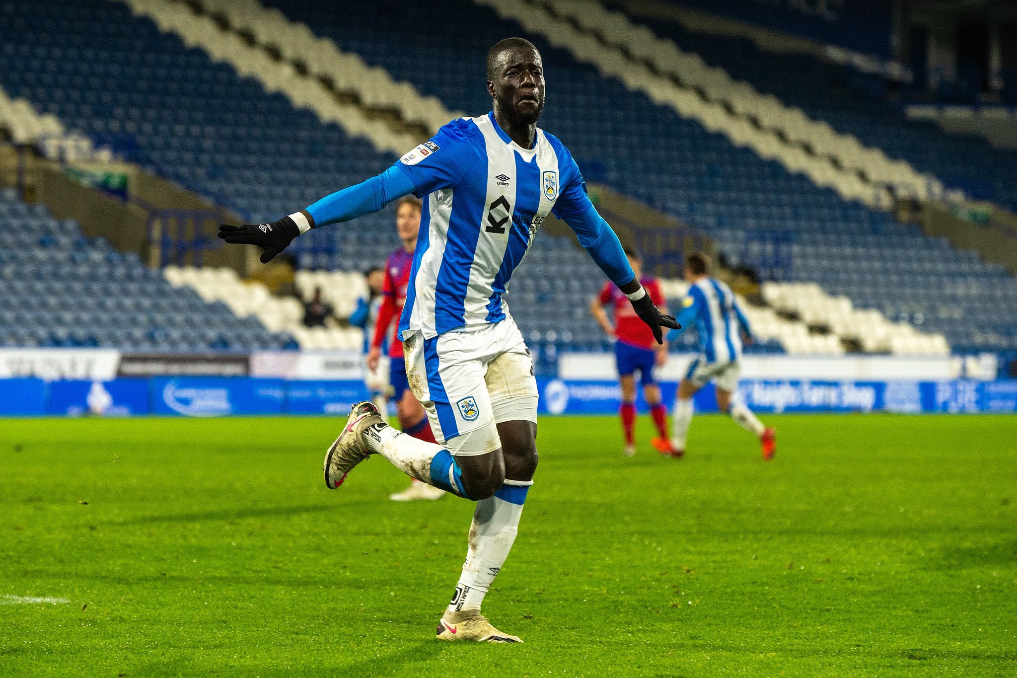 You are currently viewing Huddersfield-Blackburn (2-1) : Naby Sarr s’offre un doublé