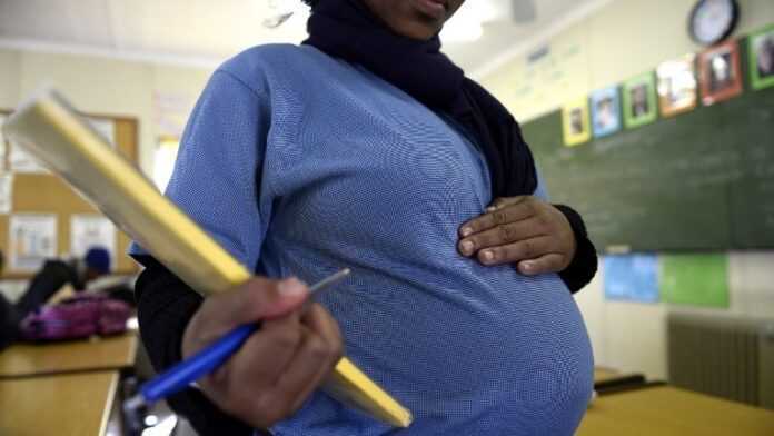You are currently viewing Plus de 100 cas de grossesse précoce à Guédiawaye en un mois