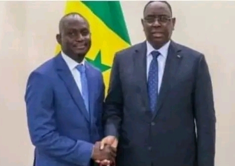 You are currently viewing Ndiébel : Macky Sall recrute le maire de Yewwi Askan Wi