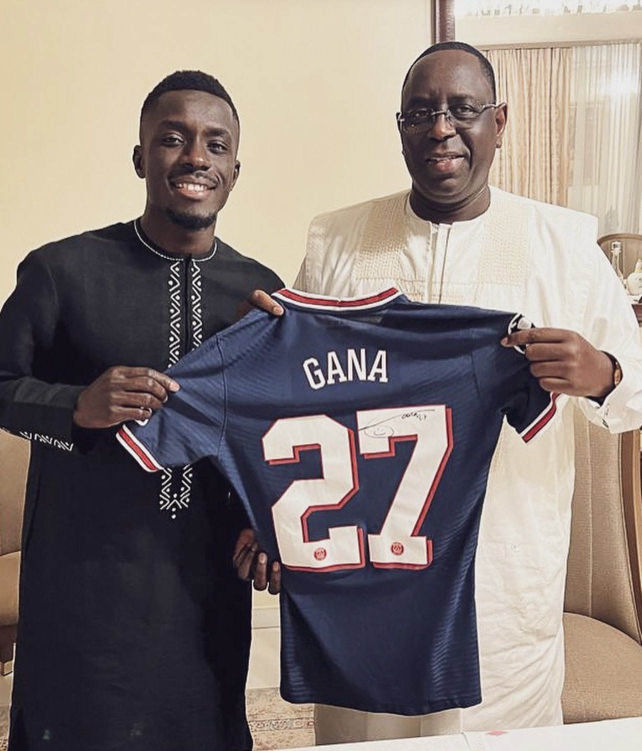 You are currently viewing Photo – Macky Sall reçoit Idrissa Gana Gueye, le champion d’Afrique