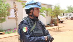 You are currently viewing Mali : la lieutenante de police Ndéye Sanou Dieye, engagée pour servir la paix