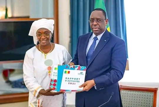 You are currently viewing Macky Sall reçoit des rapports de l’OFNAC
