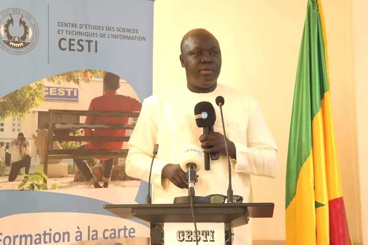 You are currently viewing La banalisation de la désinformation, un danger pour la démocratie (Pr Mamadou Ndiaye)