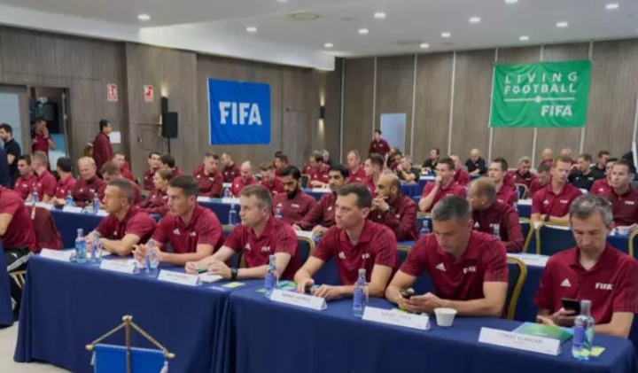 You are currently viewing Mondial 2022 : les arbitres en pleine préparation
