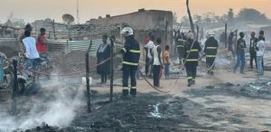 Lire la suite à propos de l’article Incendie à Hann Bel Air : une petite entreprise en face de Metal Afrique part en fumée