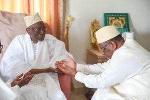 Read more about the article Macky Sall : « Cheikh Bécaye Kounta, un sage, un homme de savoir pétri d’humilité »