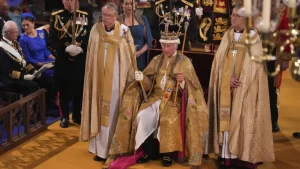 Lire la suite à propos de l’article Royaume-Uni : le couronnement de Charles III en 5 minutes