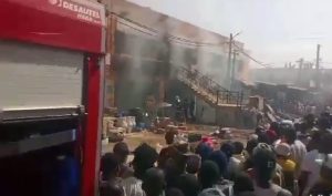 Read more about the article Incendie au marché central de Kaolack : 75 millions FCfa partent en fumée