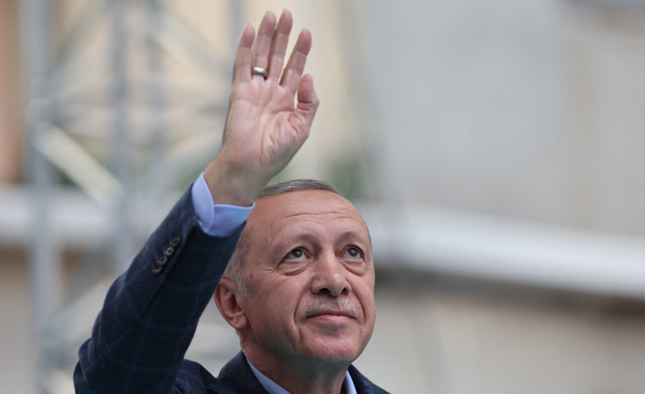 You are currently viewing L’accord céréalier en mer Noire est prolongé de deux mois (Erdogan)