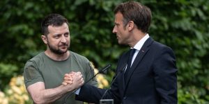 Read more about the article Barrage de Kakhovka: la France va envoyer une «aide» à l’Ukraine