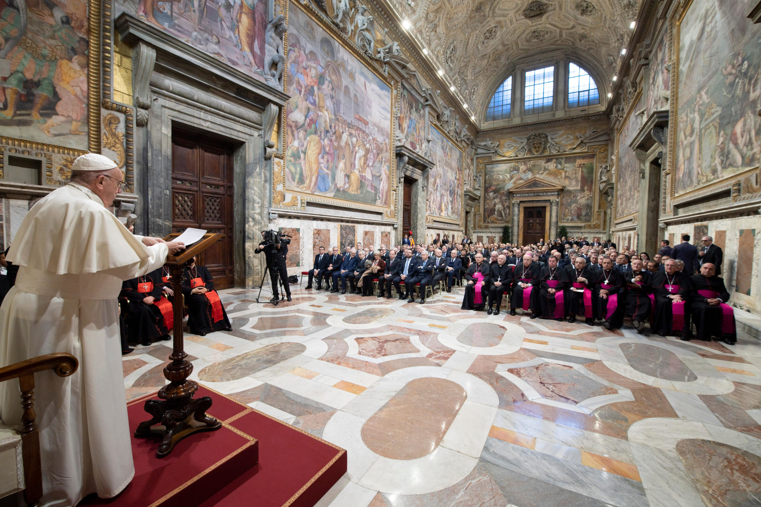 You are currently viewing La justice du Vatican condamne lourdement des militants du climat
