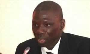 Lire la suite à propos de l’article Abdoul Aziz Diop, ministre-conseiller : « Macky Sall, arrêtez les manœuvres… »