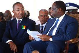 Read more about the article « 3e mandat » : Abdoul Mbaye bluffé par Macky Sall