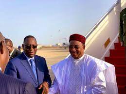 Lire la suite à propos de l’article Niger : Issoufou Mahamadou salue la décision de Macky Sall