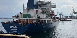 Read more about the article Un premier cargo quitte un port ukrainien de la mer Noire via un nouveau couloir maritime