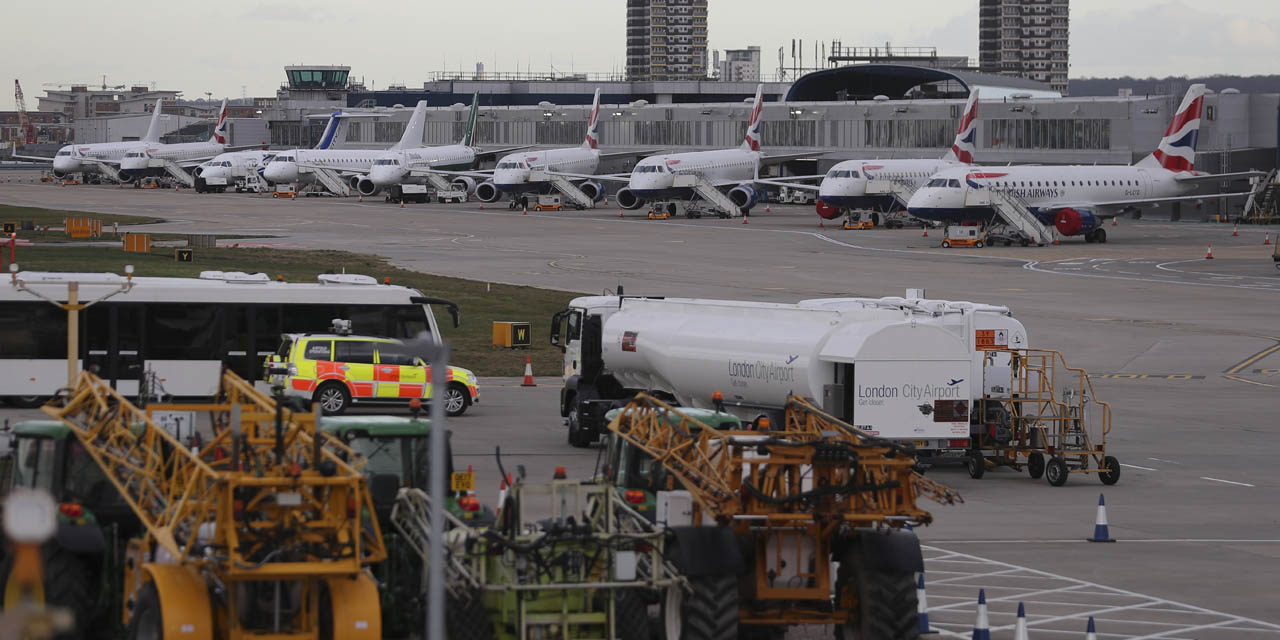 You are currently viewing Panne de contrôle aérien au Royaume-Uni : plus de 1500 vols annulés
