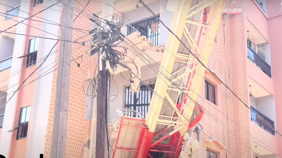 You are currently viewing Grue tombée sur un immeuble à Ouakam : l’enquête accable Eiffage