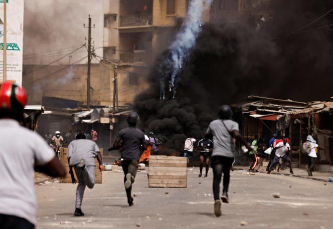 You are currently viewing Deux « Pastéfiens » de la diaspora arrêtés à Dakar et Mbour