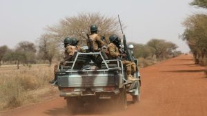Lire la suite à propos de l’article Burkina : une vingtaine de morts dans une attaque de jihadistes présumés