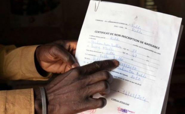 Read more about the article Il vendait des « actes de naissance » de Touba devant la… direction des passeports