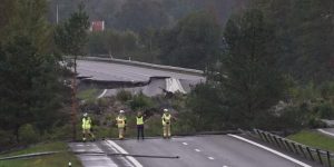 Read more about the article Suède : une autoroute s’effondre sur une centaine de mètres