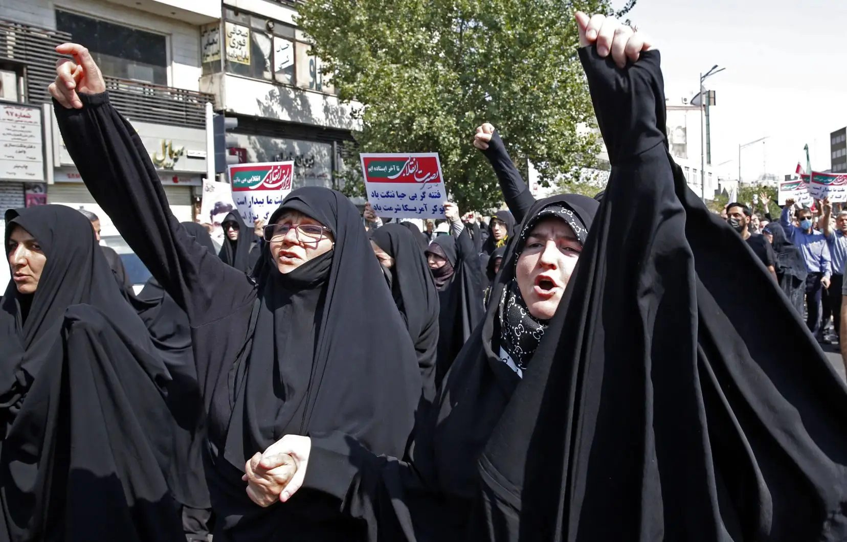 You are currently viewing Iran: durcissement des sanctions contre les femmes ne portant pas le voile obligatoire dans les lieux publics