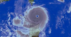 Lire la suite à propos de l’article Hong Kong décrète le niveau d’alerte maximal pour le super typhon Saola