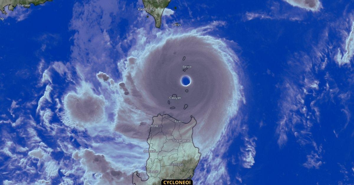 You are currently viewing Hong Kong décrète le niveau d’alerte maximal pour le super typhon Saola