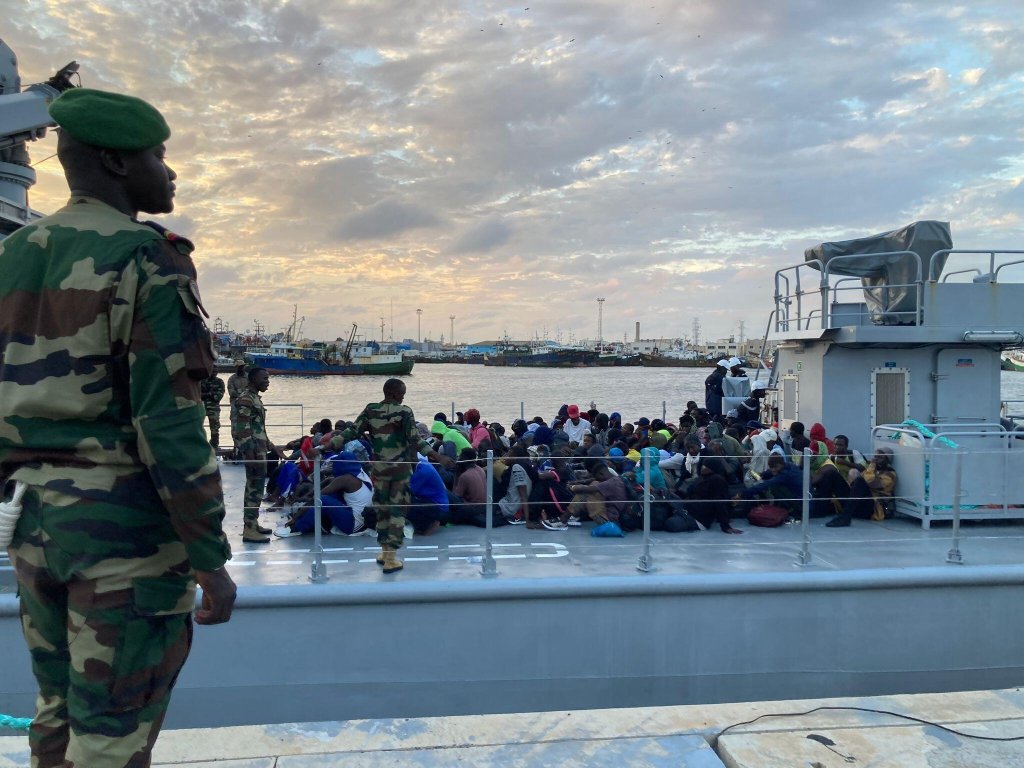 You are currently viewing Espagne : 1295 migrants, partis du Sénégal, ont débarqué en 10 jours