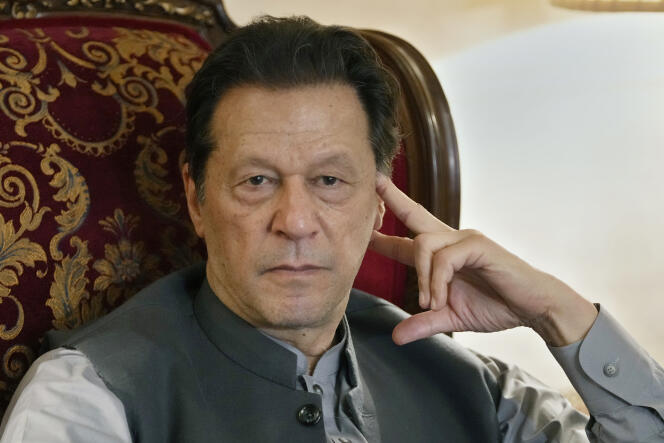 You are currently viewing Pakistan: l’ex-Premier ministre Imran Khan inculpé pour divulgation de documents classifiés