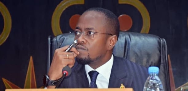 You are currently viewing Assemblée : Abdou Mbow nouveau président du groupe parlementaire de BBY