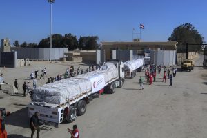 Lire la suite à propos de l’article Dix-sept camions d’aide entrent dans la bande de Gaza depuis l’Égypte