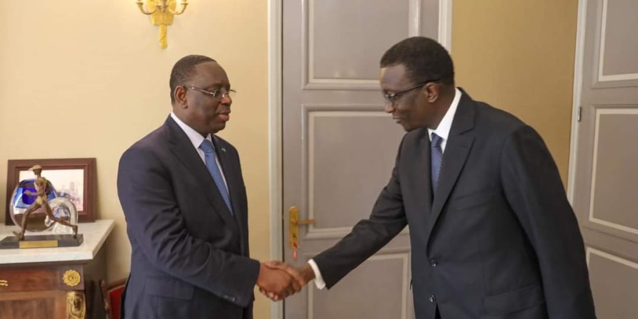 You are currently viewing Remaniement : Amadou Ba reconduit, le gouvernement dissout