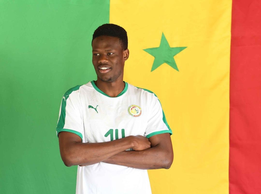 You are currently viewing Mamadou Loum Ndiaye, milieu Al-Raed FC : « J’ai encore une place en équipe nationale ! »