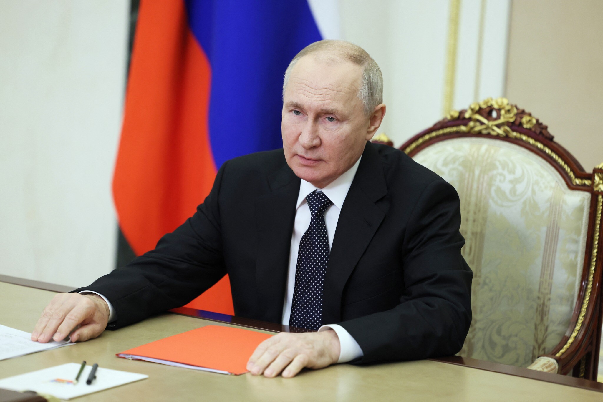 You are currently viewing Le président Vladimir Poutine signe la sortie de la Russie du traité interdisant les essais nucléaires