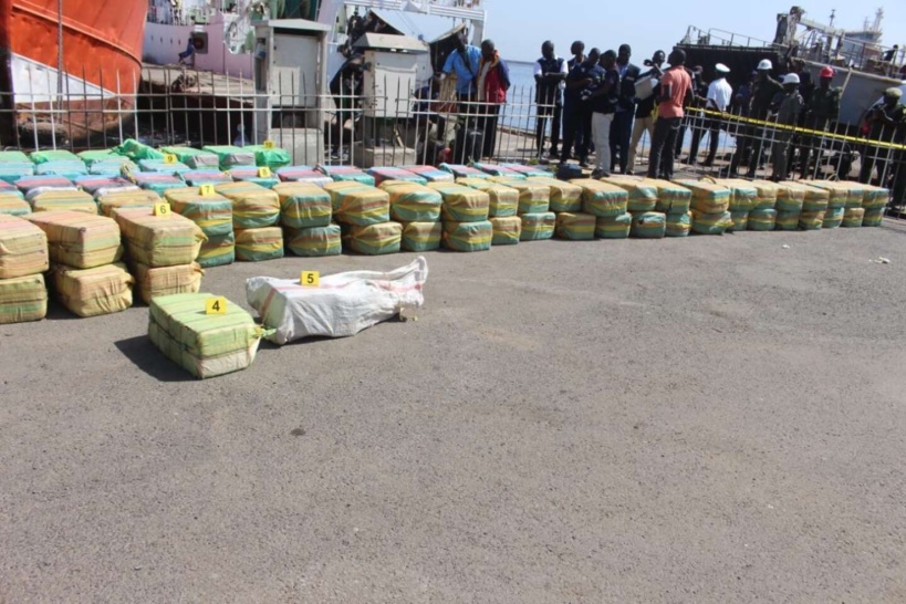 You are currently viewing Affaire des 3 tonnes de cocaïne : les 10 membres de l’équipage du bateau « Ville d’Abidjan » envoyés en prison