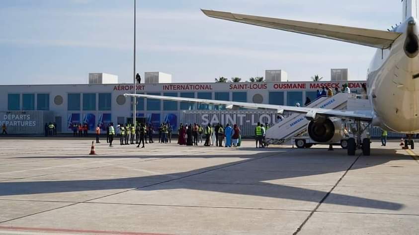 Lire la suite à propos de l’article Photos – Saint-Louis : l’aéroport Ousmane Masseck Ndiaye officiellement mis en exploitation