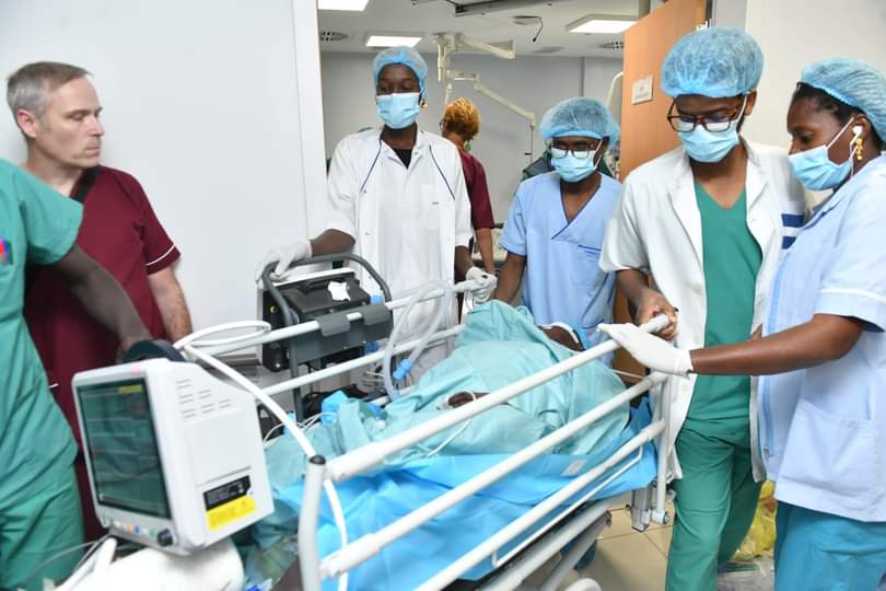 You are currently viewing Le Sénégal réussit son premier traitement endovasculaire d’un anévrisme cérébral