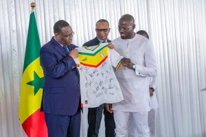 Lire la suite à propos de l’article Fin de mandat : Kalidou Koulibaly honore le « capitaine Macky Sall »