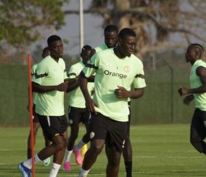 Lire la suite à propos de l’article Abdoulaye Seck, défenseur des Lions : « Il n’y a pas de raison de s’enflammer »