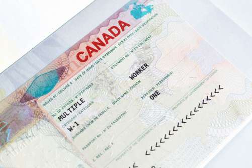 You are currently viewing Le faussaire, la promotion de visas pour le Canada, l’Allemagne via WathsApp, la fausse carte de séjour…